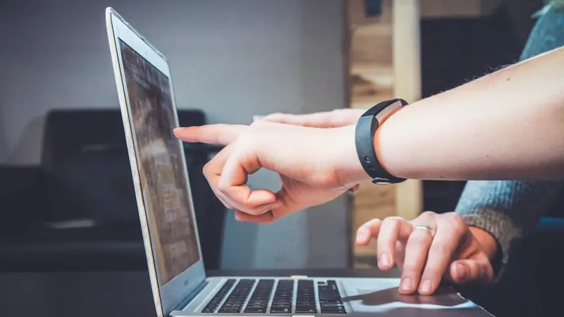 Comment Gilbert apprend le vocabulaire de votre secteur